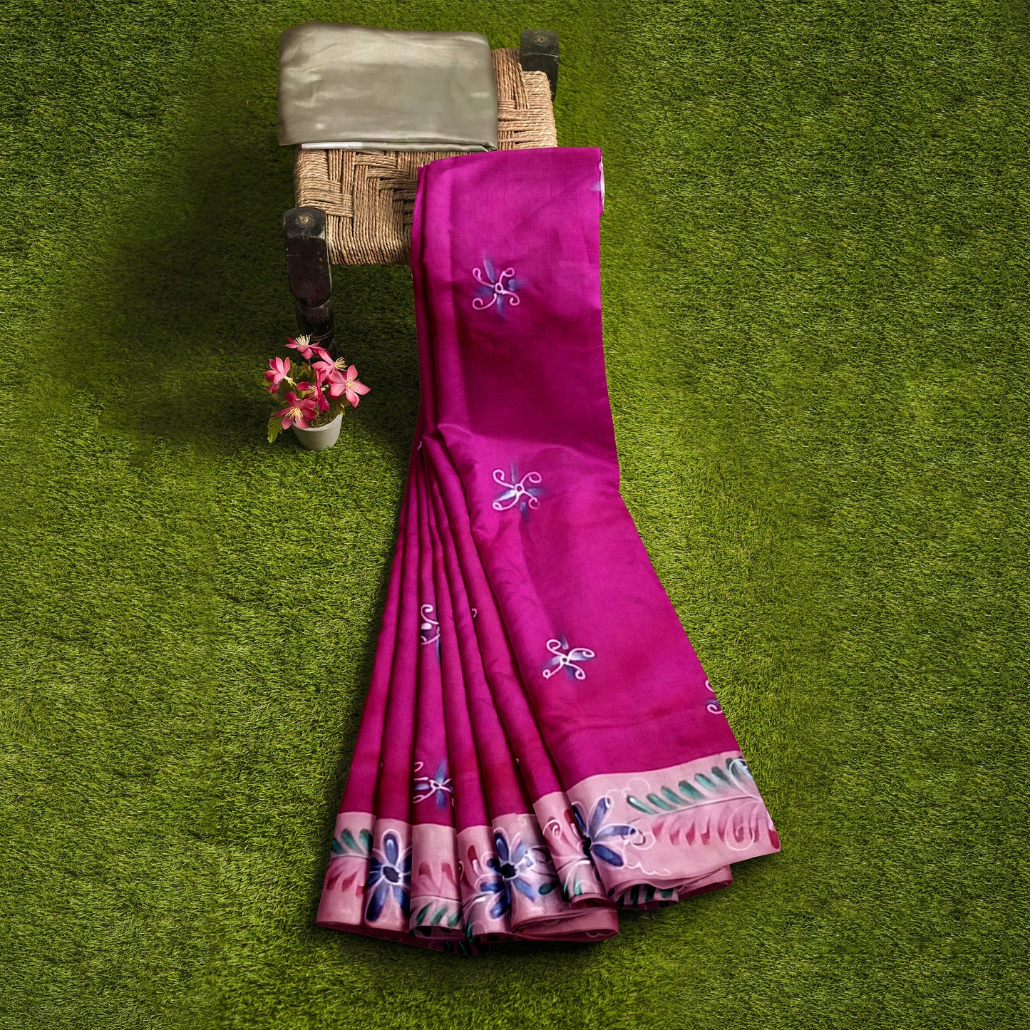 Lovely Saree with Pink and Golden Colored Print