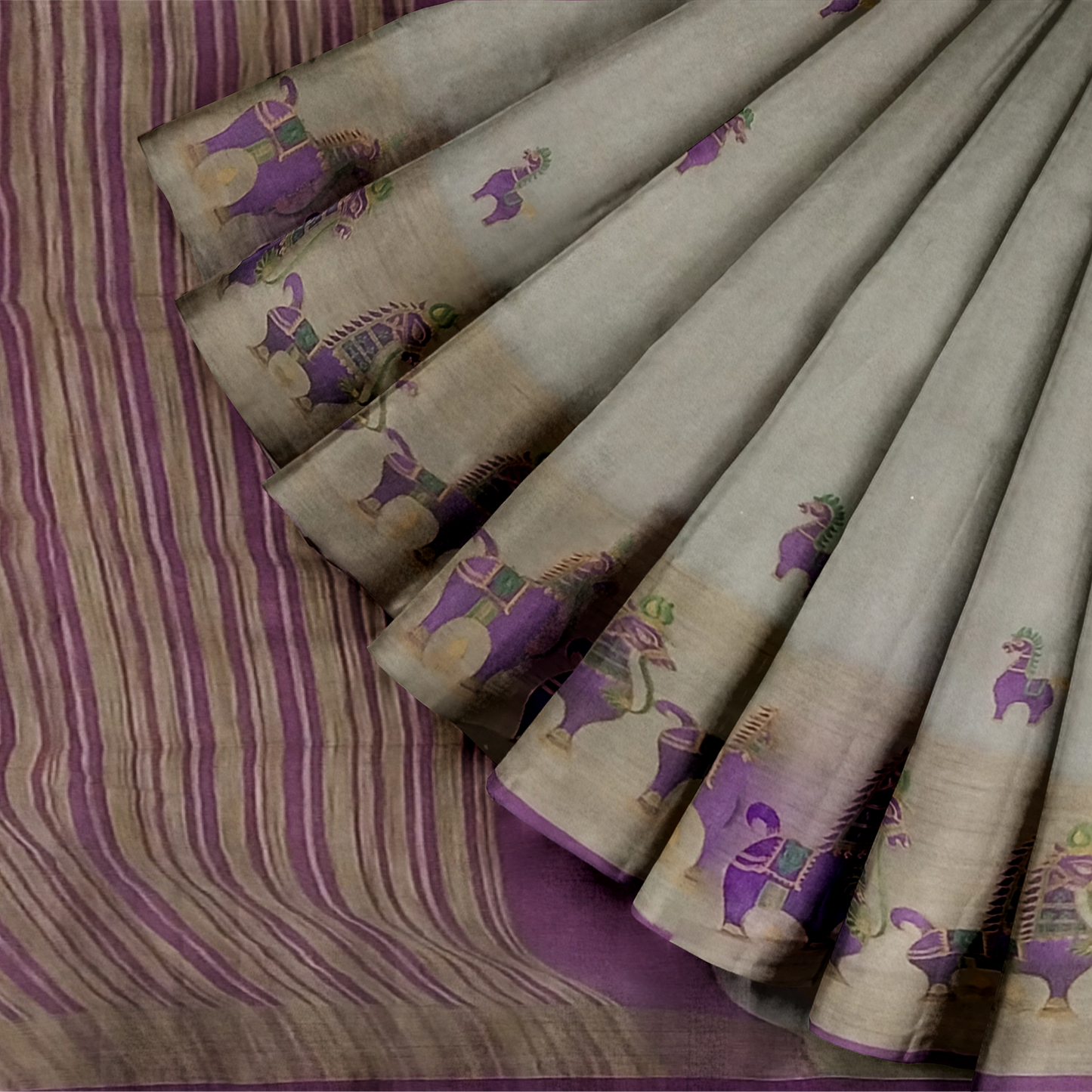 Crème and Pink Color Saree with Classy Horse Print