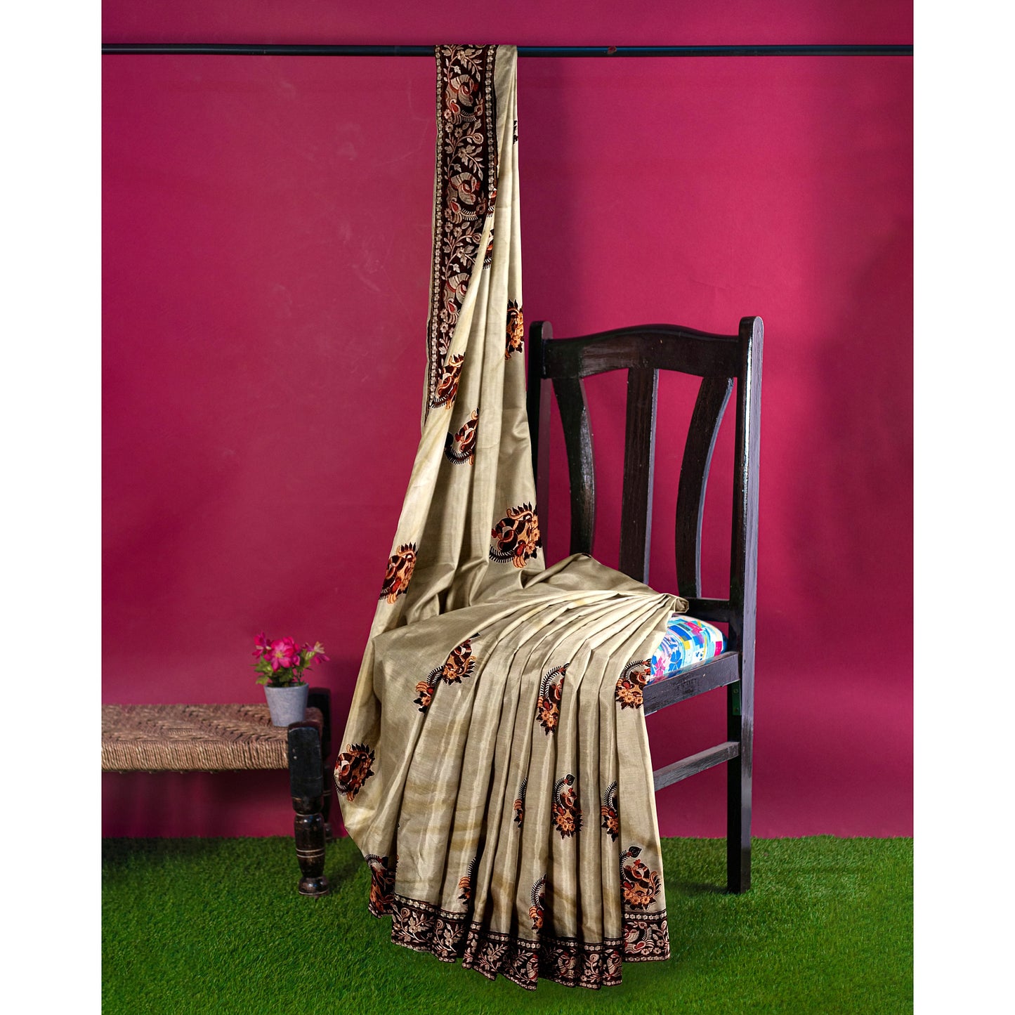 High-quality Silk Saree Crème Color with Boota Work